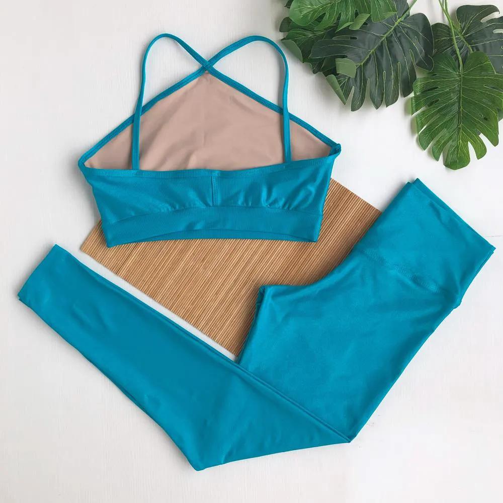 Top triangulo + calça basic